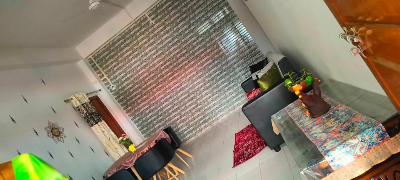 Primrose Homestay กูวาฮาติ ภายนอก รูปภาพ